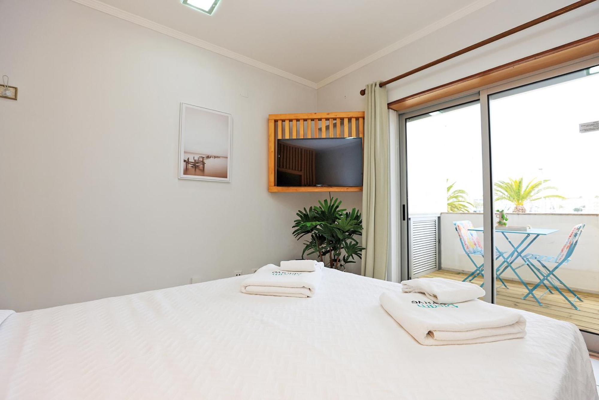 A01 - Marina Mirror Harbour Apartment Лагос Екстериор снимка