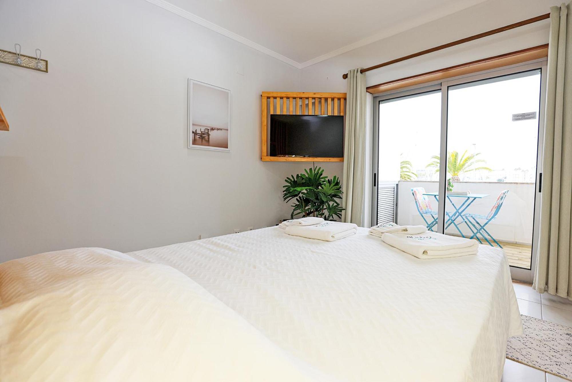 A01 - Marina Mirror Harbour Apartment Лагос Екстериор снимка
